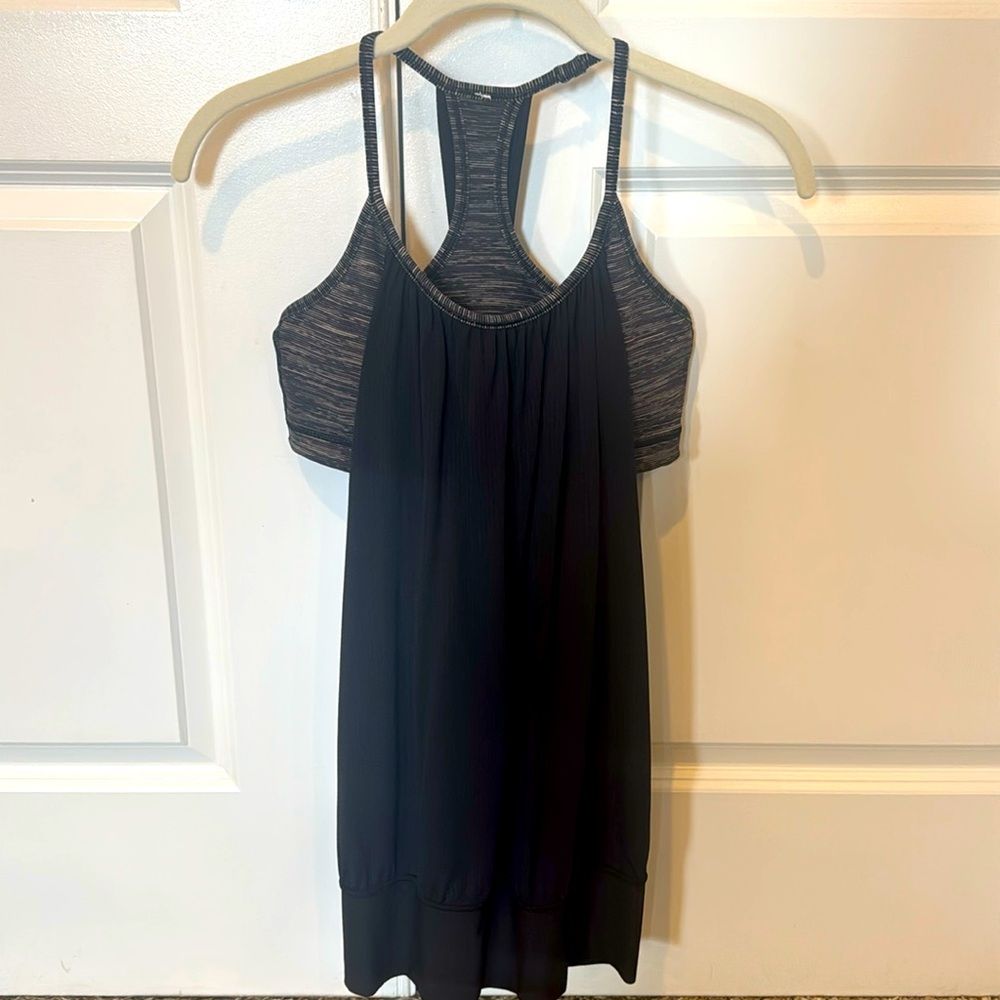 Lululemon tank with attached bra